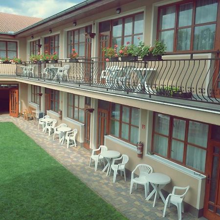 K-Plus Penzion Sturovo Exterior photo